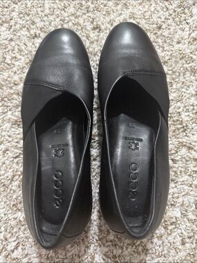 Ecco Comfortable Black Women's Slip-On Leather Flats